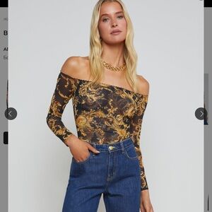 L'AGENCE

Peonie Off-The-Shoulder Bodysuit